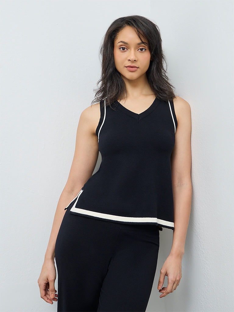 Wunderlove Black Contrast-Detail Top