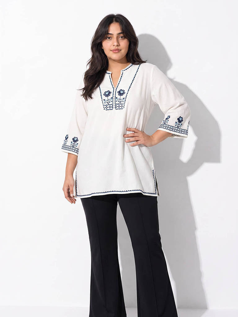 Diza White Embroidered Straight Kurta