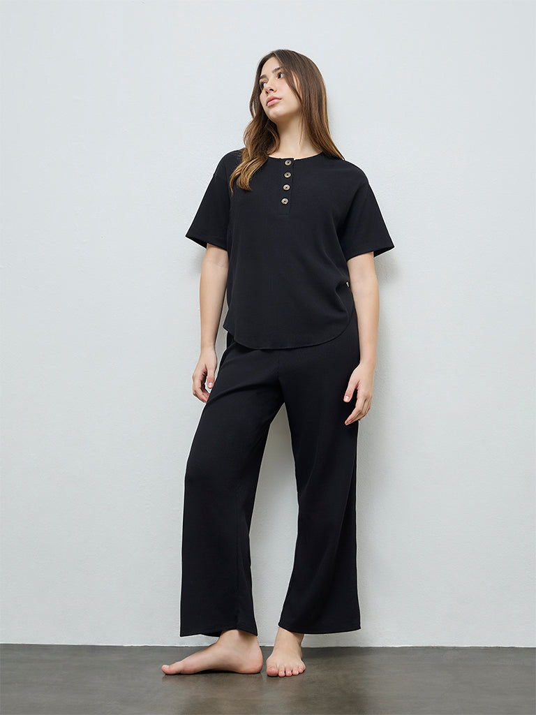 Wunderlove Black Waffle-Textured Top