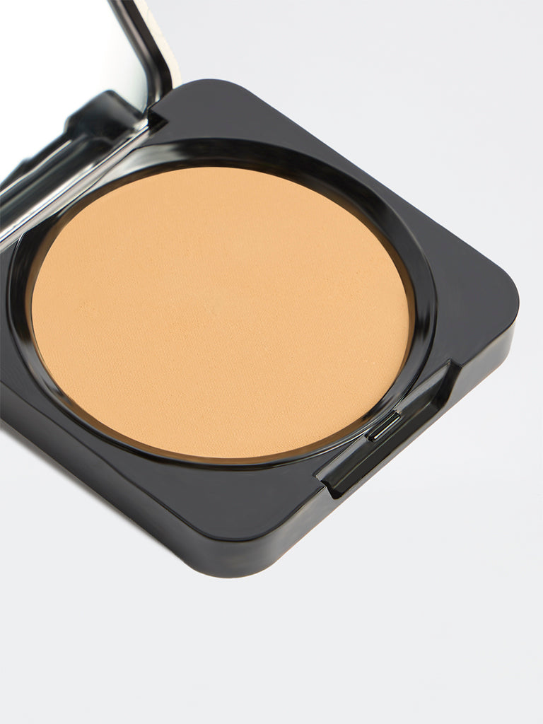 Studiowest Walnut Born Perfect Compact Powder - 9 GM