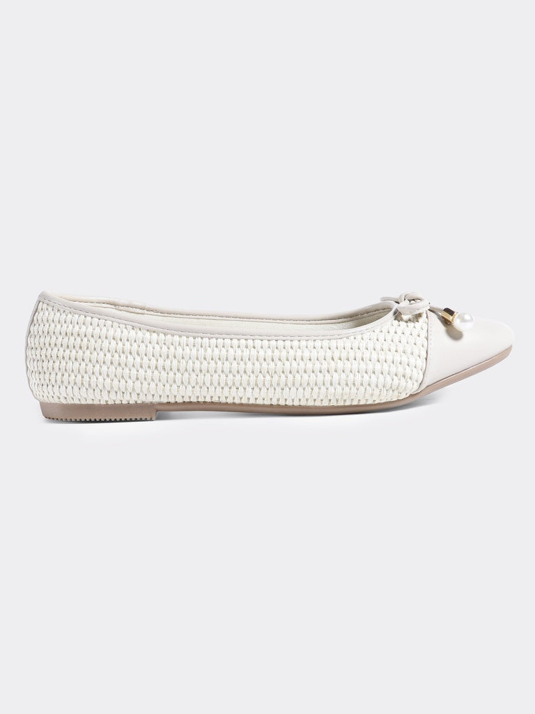 LUNA BLU Ivory Raffia Textured Ballerinas