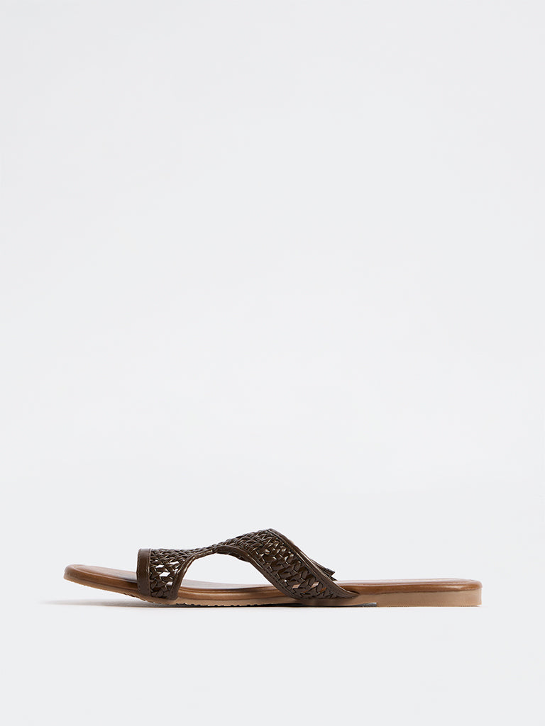 LUNA BLU Dark Brown Toe-Ring Sandals