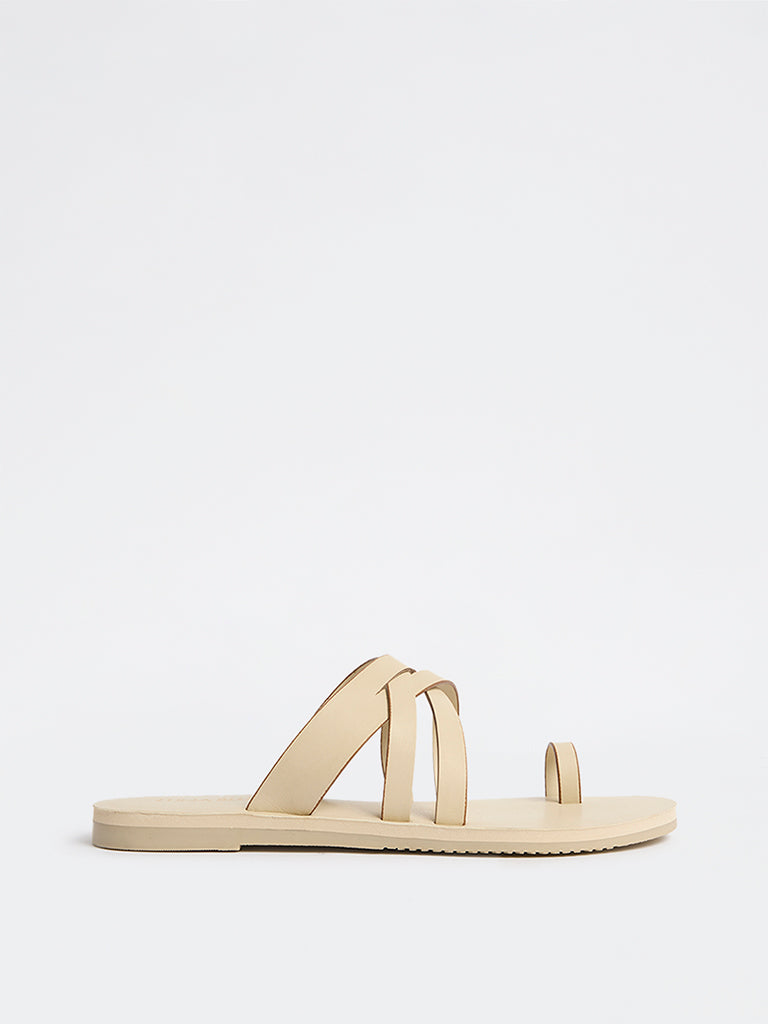 LUNA BLU Ivory Toe-Ring Criss-Cross Sandals