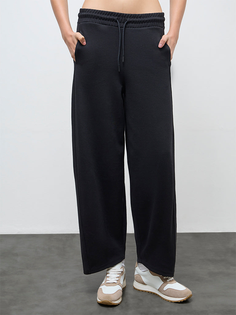 Nuoflexx Black Solid High-Rise Pants