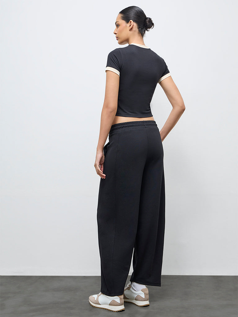 Nuoflexx Black Solid High-Rise Pants
