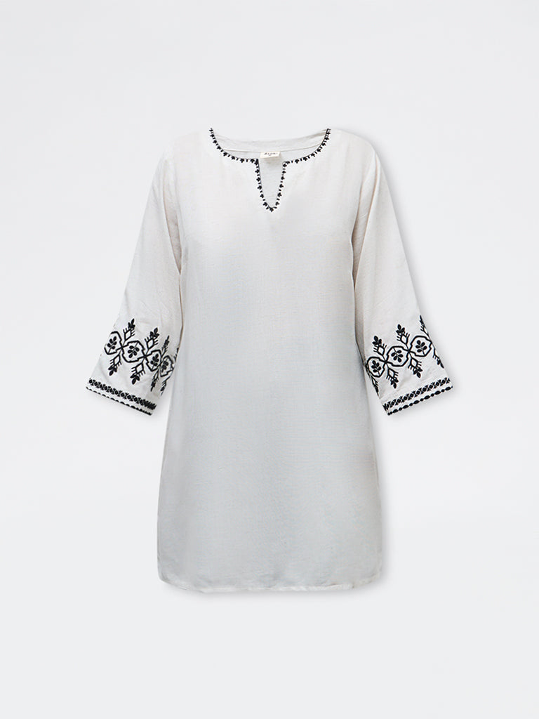 Diza Off-White Embroidered Kurti