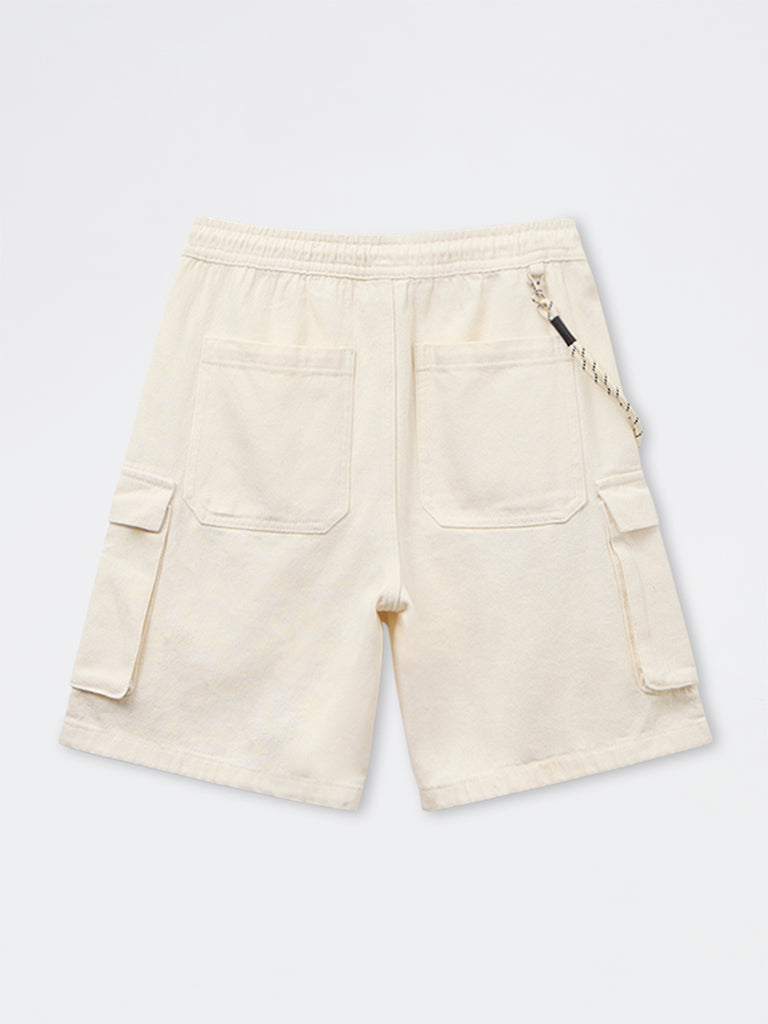 Boys Off-White Mid-Rise Cotton Shorts with Chain