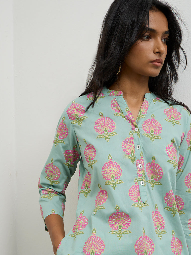 Utsa Blue Floral Printed Cotton Straight Kurta