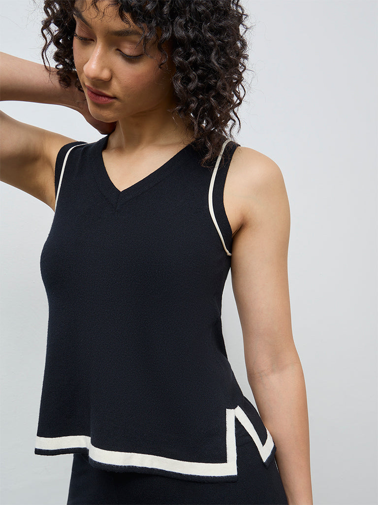 Wunderlove Black Contrast Detailed Top