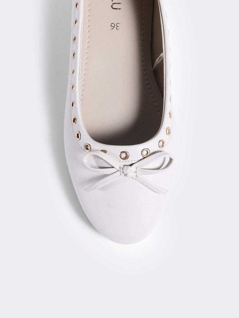 LUNA BLU Woman Ivory Flat Ballerinas
