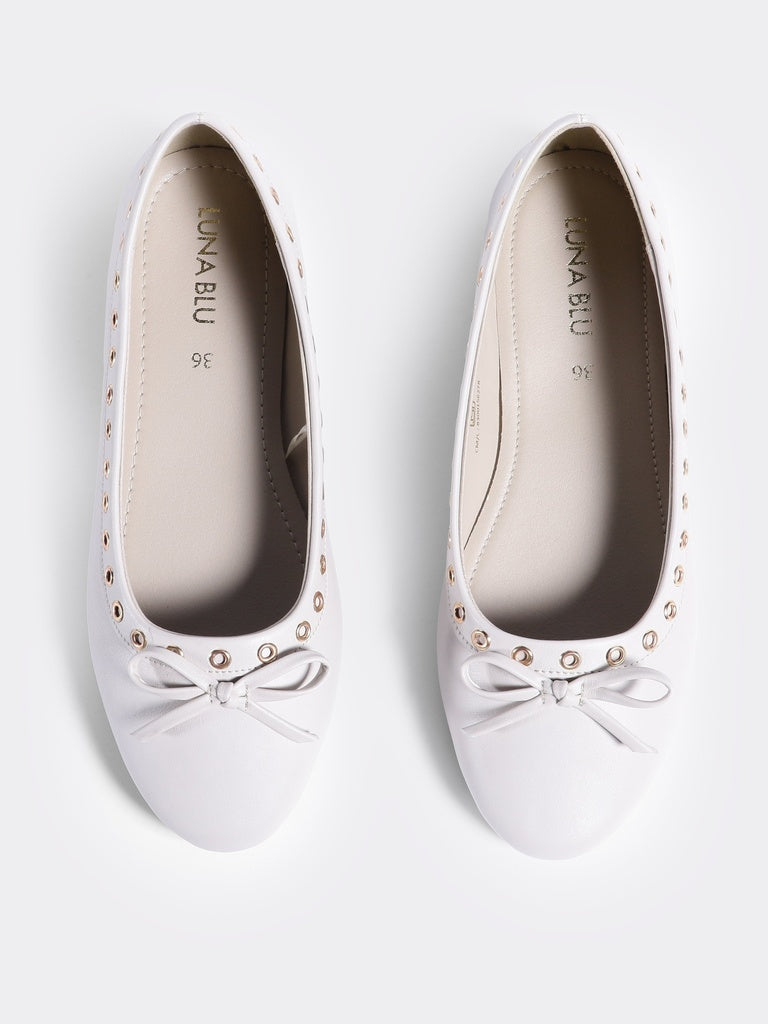 LUNA BLU Woman Ivory Flat Ballerinas