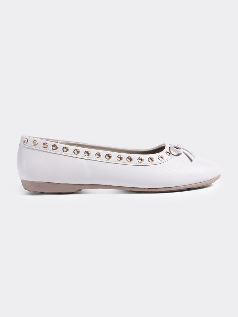 LUNA BLU Woman Ivory Flat Ballerinas