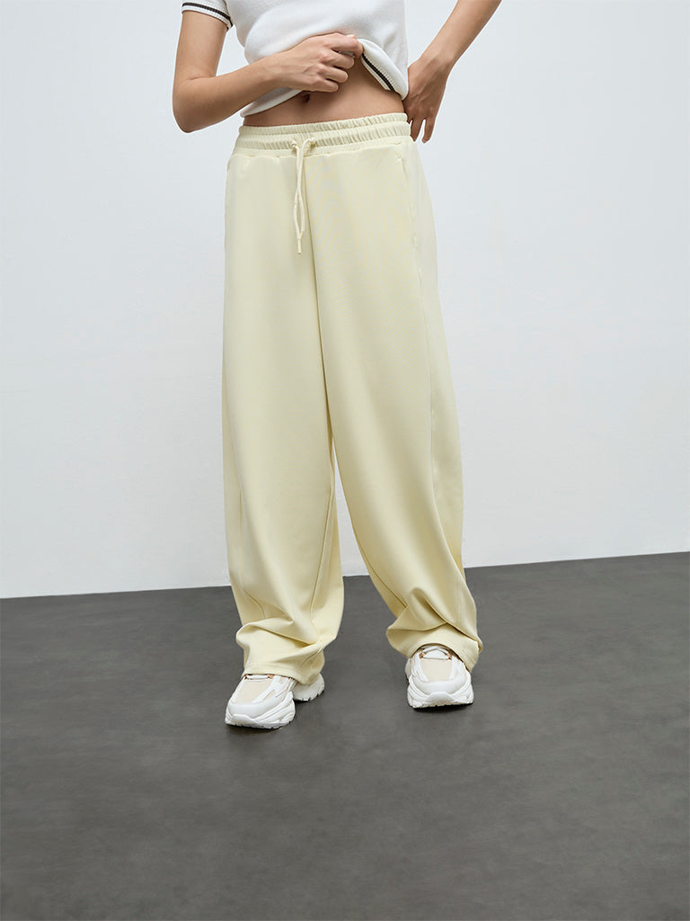 Nuoflexx Light Yellow High-Rise Pants