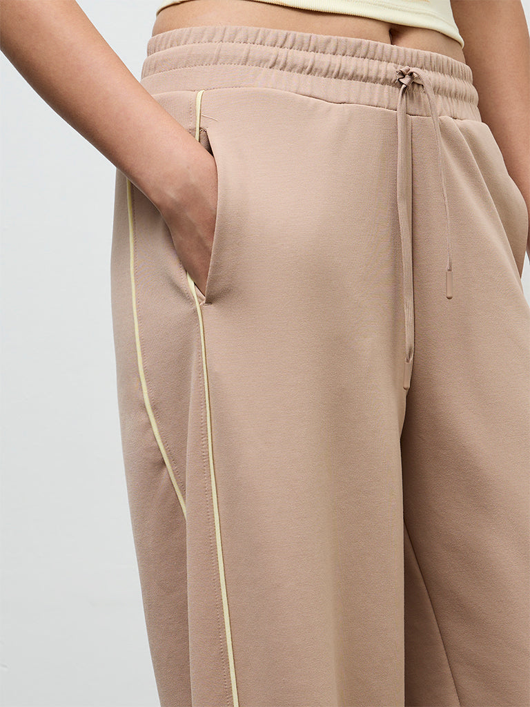 Nuoflexx Beige Pipeline-Detailed High-Rise Track Pants