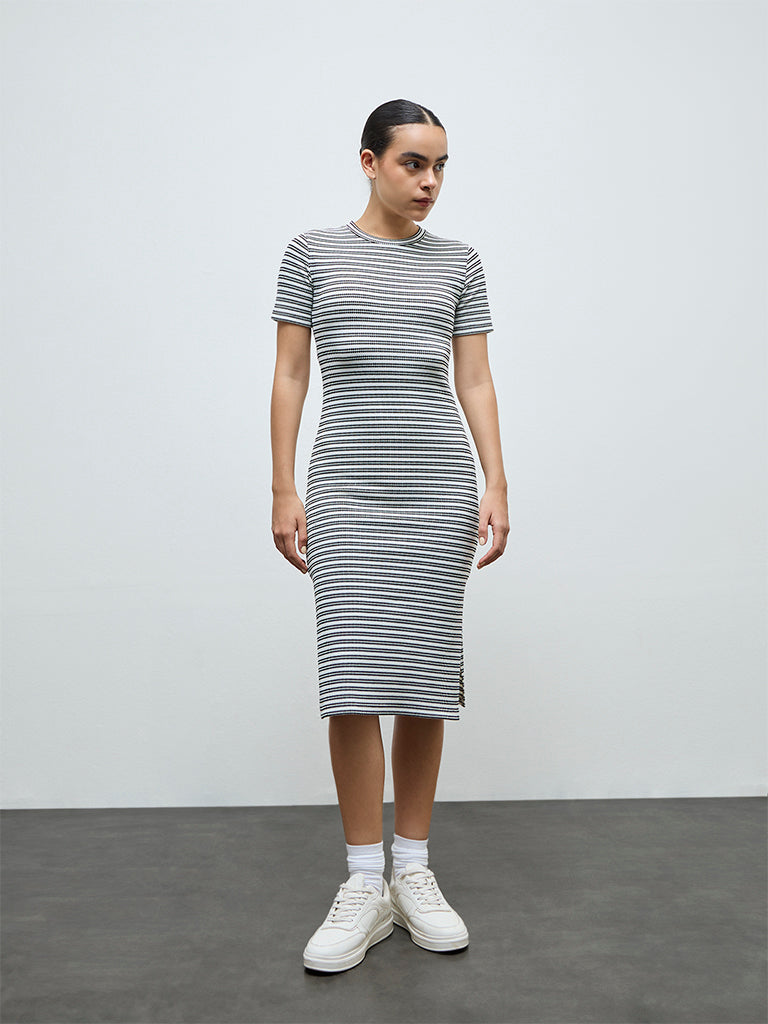 Nuoflexx Black Striped Cotton-Blend Straight Dress