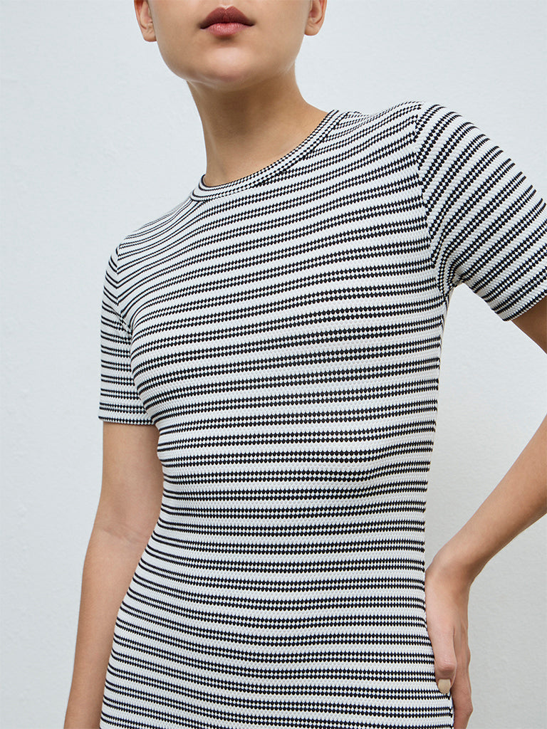 Nuoflexx Black Striped Cotton-Blend Straight Dress