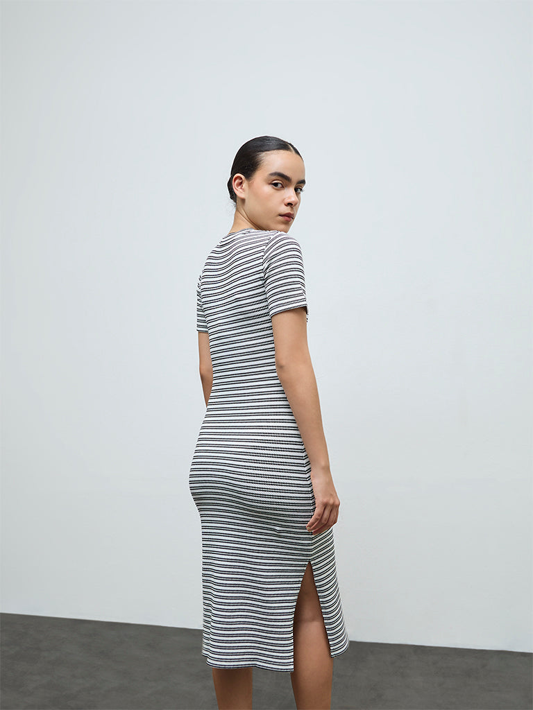 Nuoflexx Black Striped Cotton-Blend Straight Dress