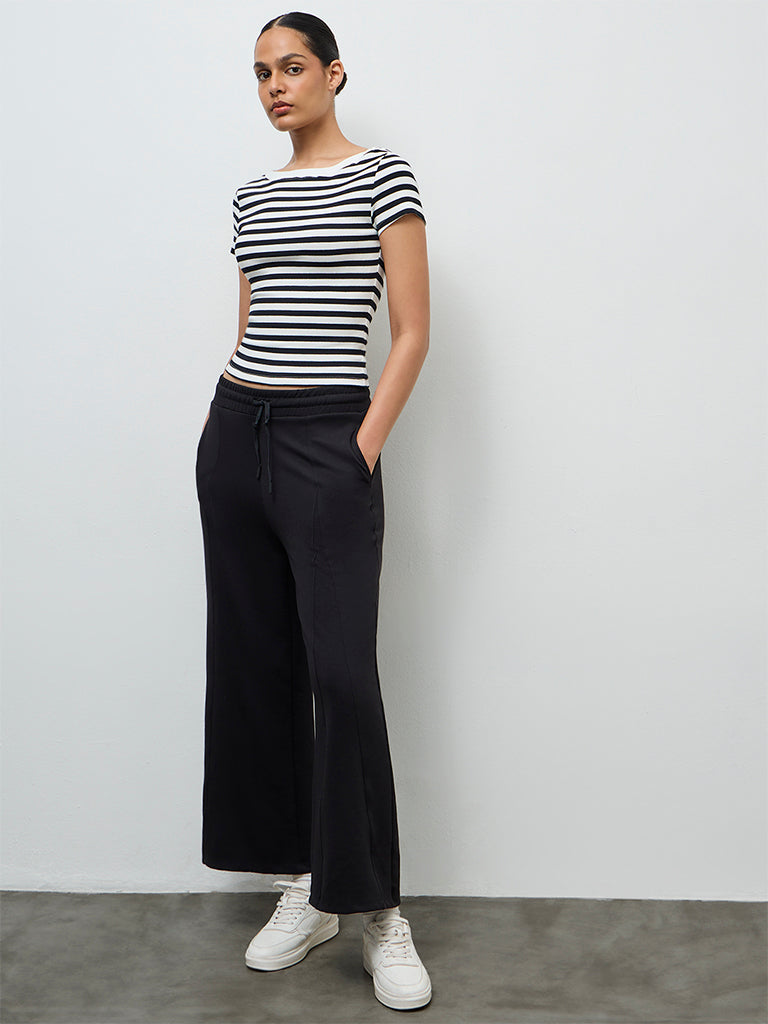 Nuoflexx White Striped Cotton-Blend Top