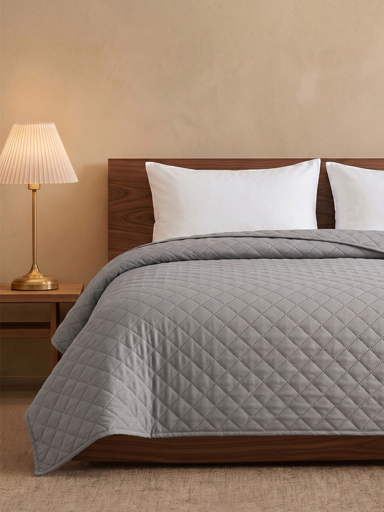 Westside Home Grey Queen Heat Seal Quilt