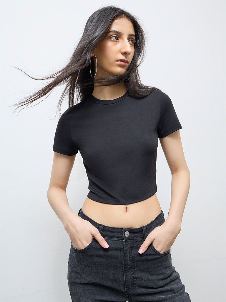 Nuon Black Solid T-Shirt