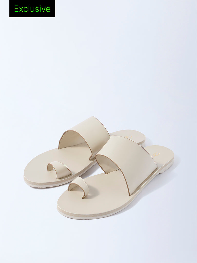 LUNA BLU Ivory Toe-Ring Slip-On Sandals