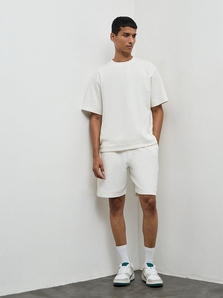 Nuoflexx Off-White Relaxed-Fit Mid-Rise Cotton-Blend Shorts