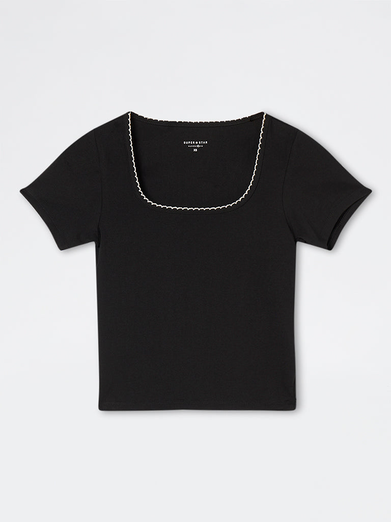 Superstar Black Solid Cotton-Blend Top