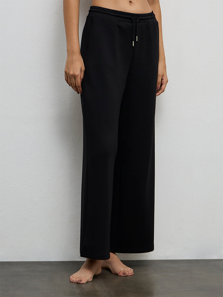 Nuoflexx Black Solid High-Rise Pants