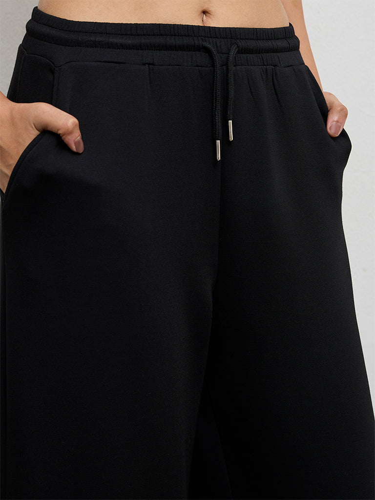 Nuoflexx Black Solid High-Rise Pants