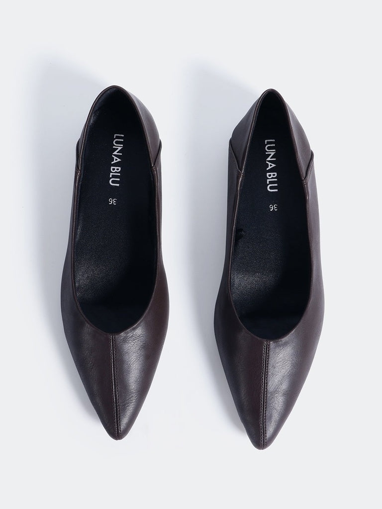 LUNA BLU Brown Pointed Toe Ballerinas