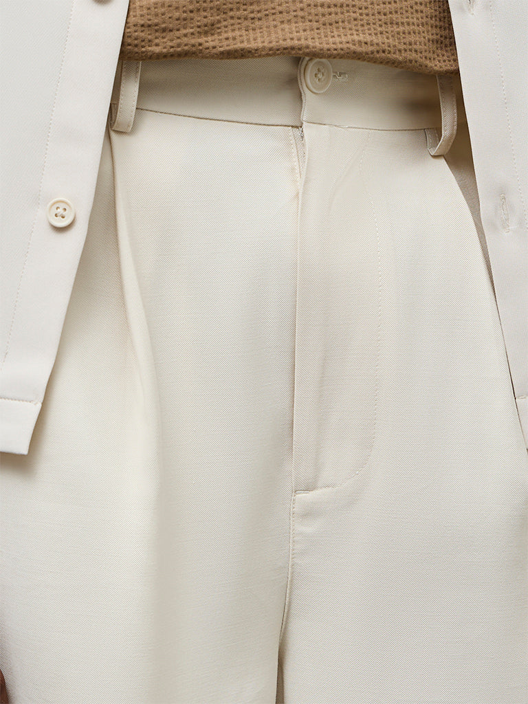 Nuon Off-White Pleated Relaxed-Fit Mid-Rise Shorts