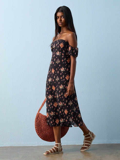 Shop trendy holiday dresses for women at Westside. Perfect for beach  vacations, summer parties, office events &amp; vacation wear. Buy stylish holiday  outfits now!