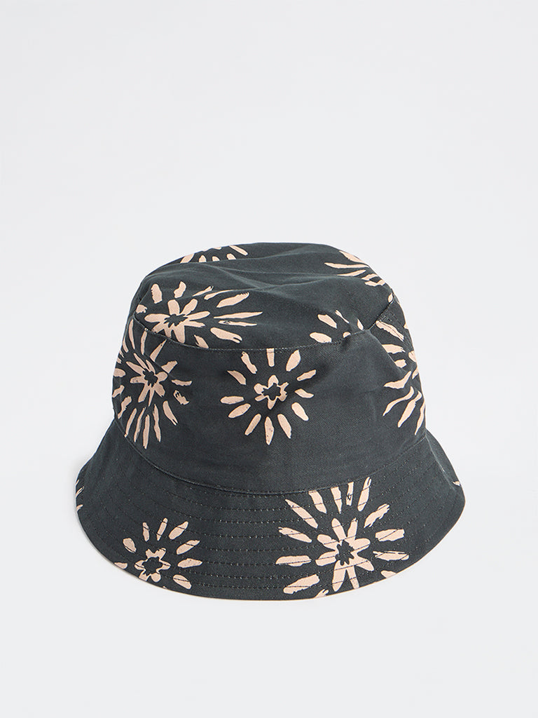 Wunderlove  Black Printed Bucket Hat