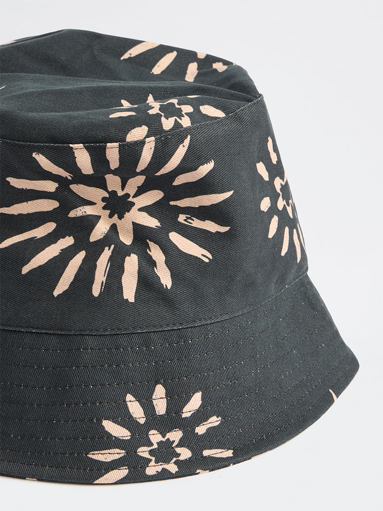 Wunderlove  Black Printed Bucket Hat