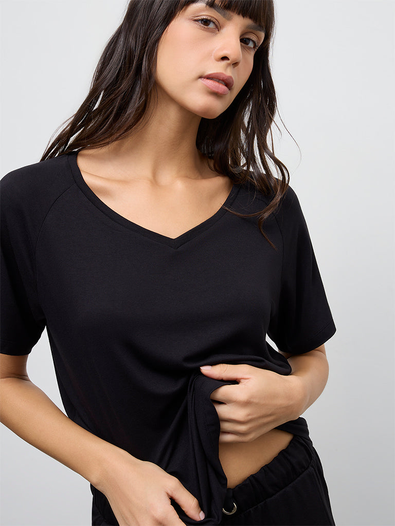 Wunderlove Black Solid T-Shirt