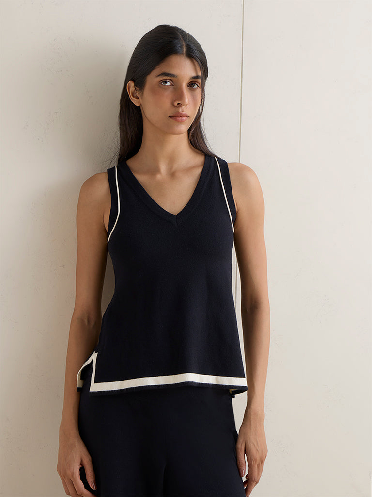 Wunderlove Black Contrast Detailed V-Neck Top