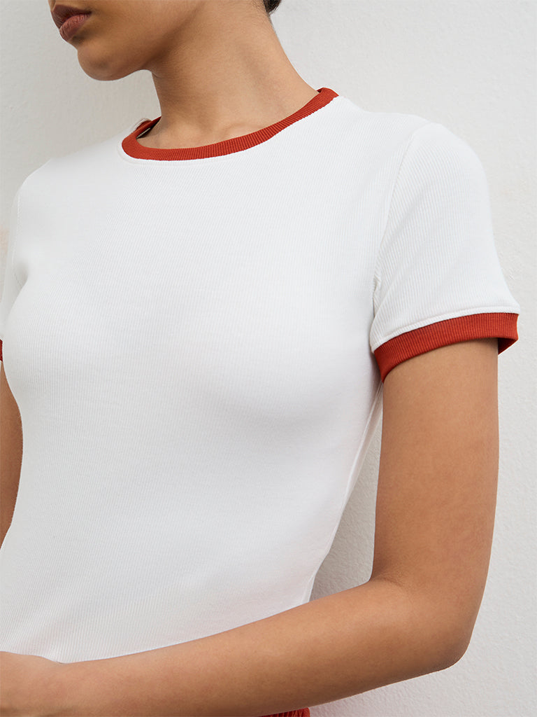 Nuoflexx Off-White Cotton-Blend T-Shirt