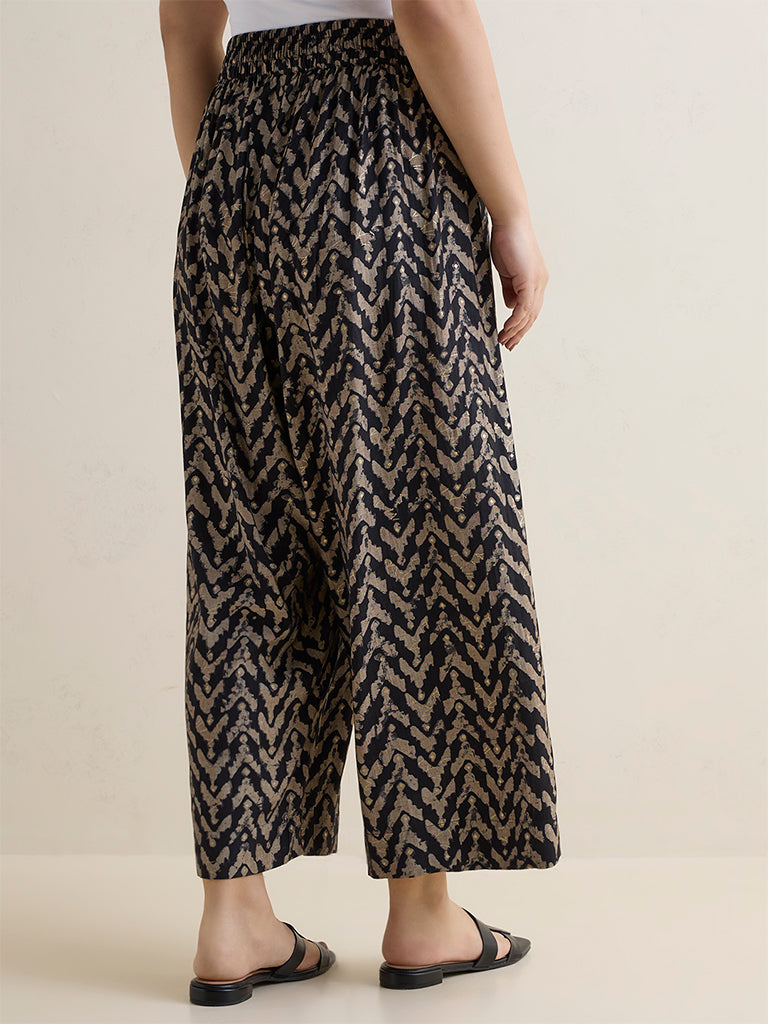 Diza Black Chevron Printed Pants
