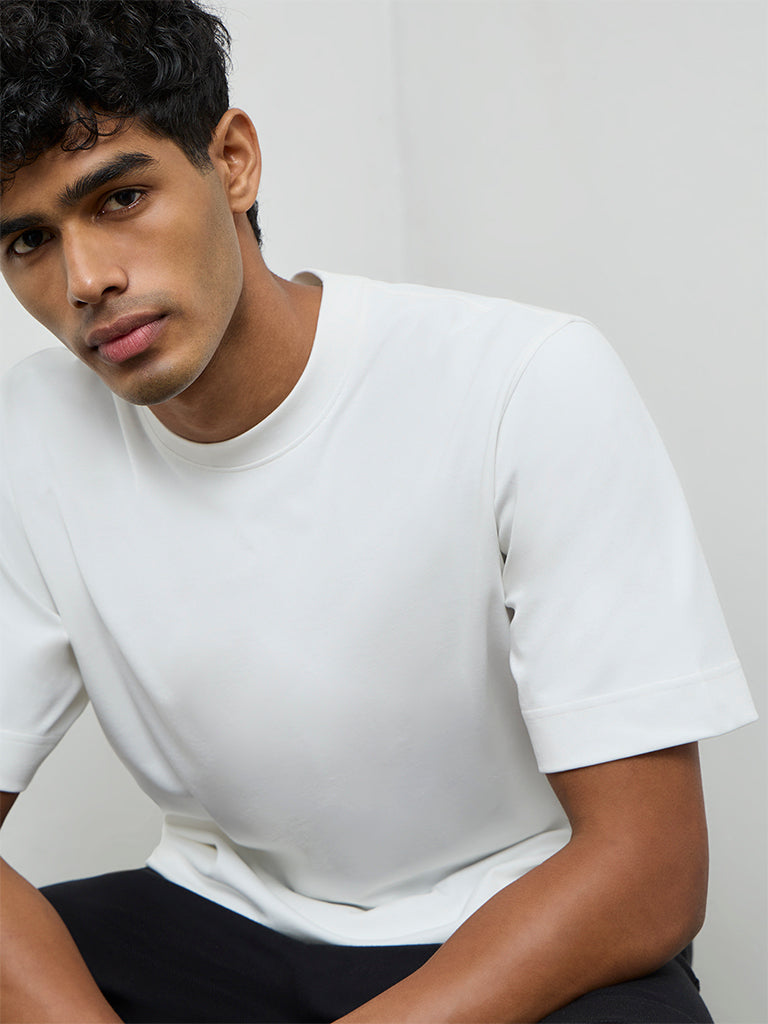 Nuoflexx Off-White Relaxed-Fit T-Shirt