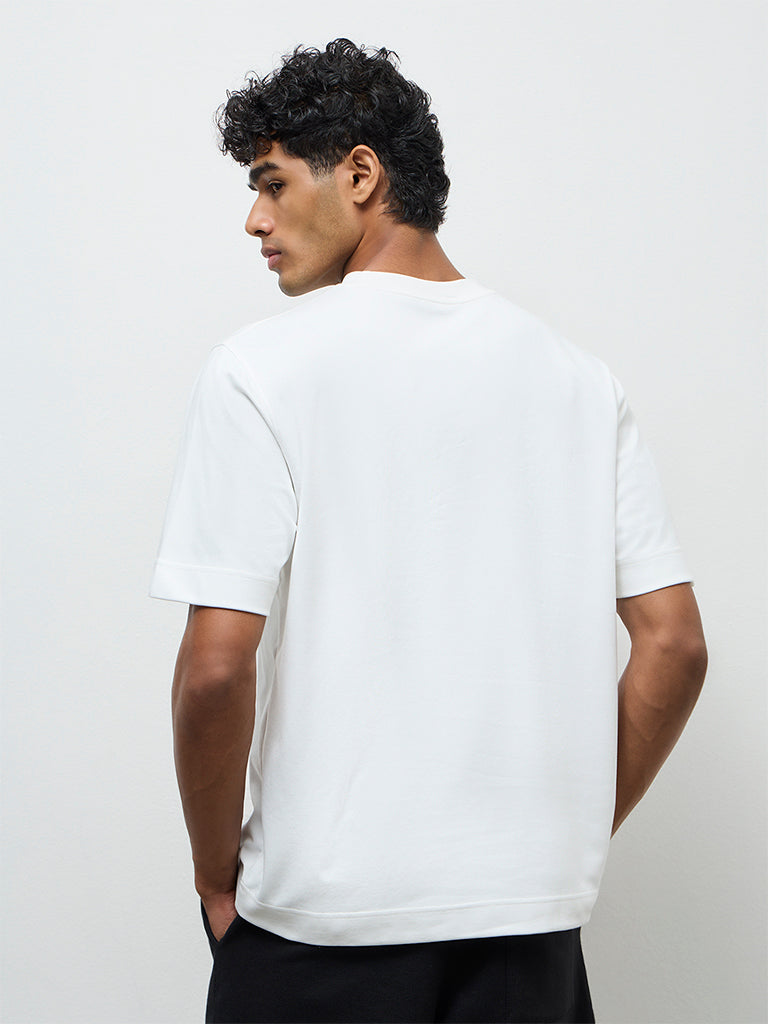 Nuoflexx Off-White Relaxed-Fit T-Shirt