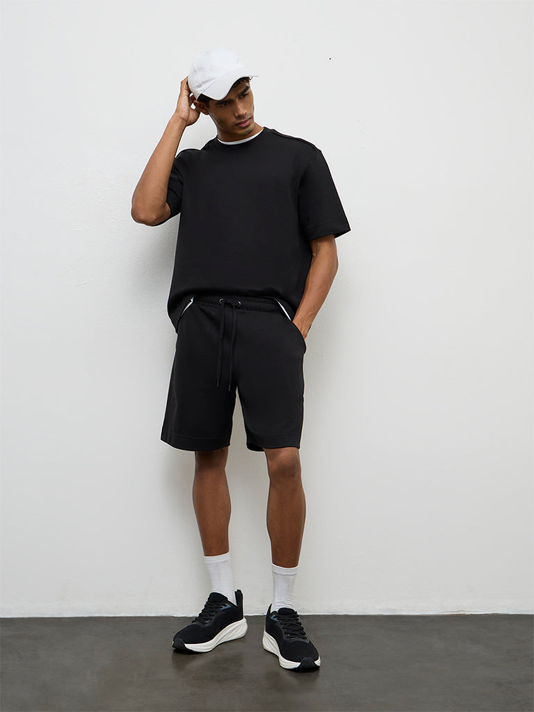 Nuoflexx Black Relaxed-Fit Mid-Rise Cotton-Blend Shorts