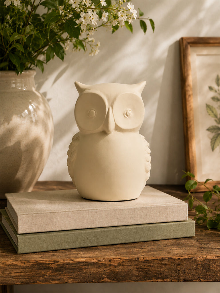 Westside Home Ivory Marble Mix Big Owl Decorative Object