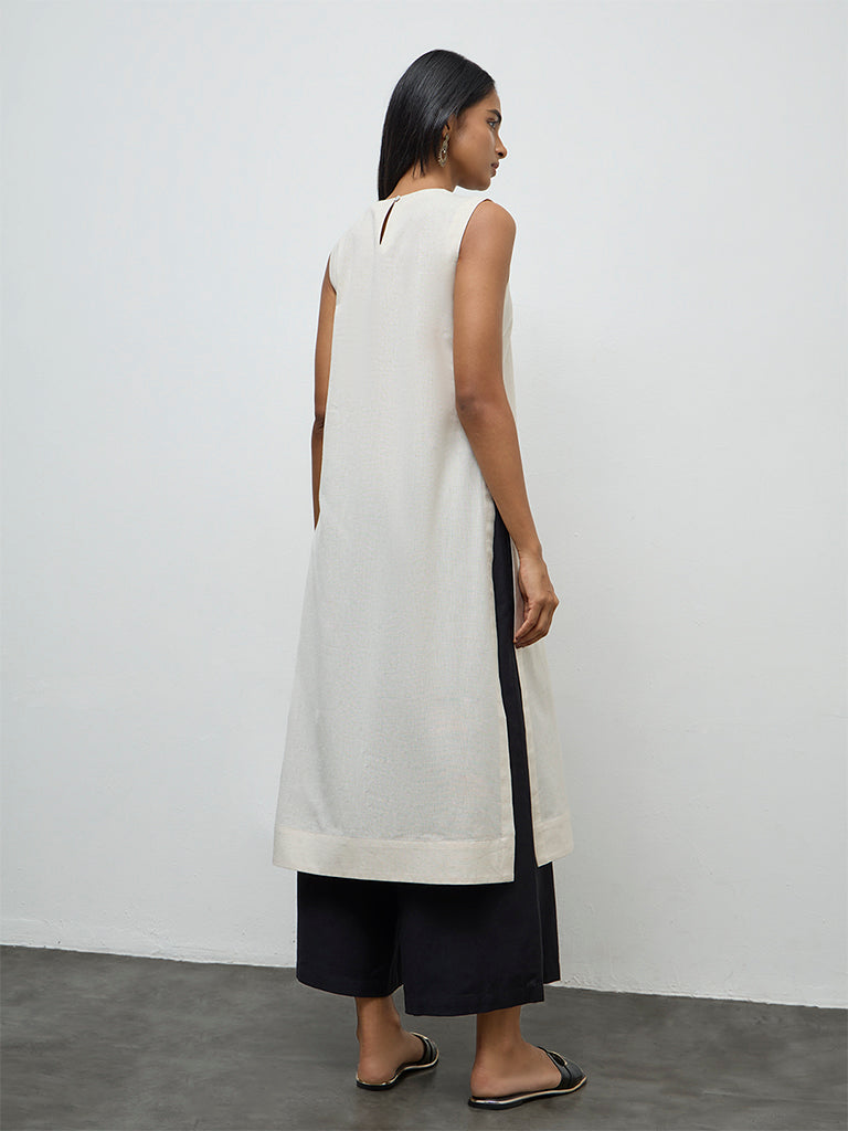 Utsa Off-White Floral Embroidered Cotton-Blend A-Line Kurta