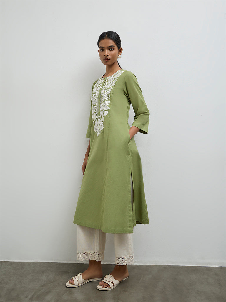 Utsa Green Floral Embroidered Cotton-Blend A-Line Kurta