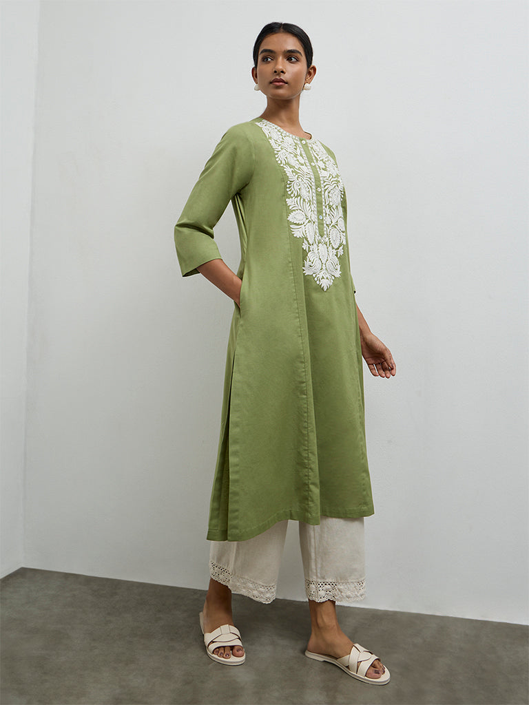 Utsa Green Floral Embroidered Cotton-Blend A-Line Kurta