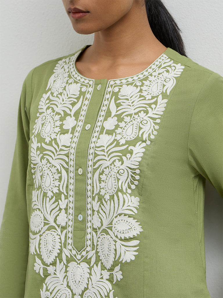 Utsa Green Floral Embroidered Cotton-Blend A-Line Kurta