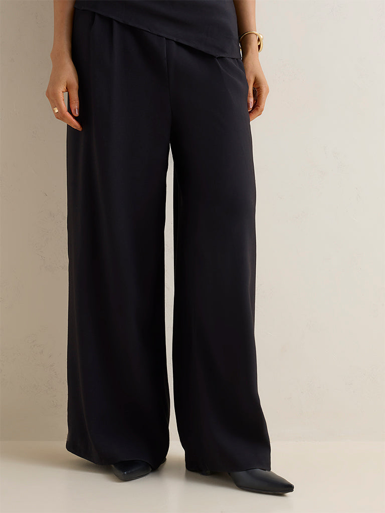 Wardrobe Black Solid High-Rise Trousers