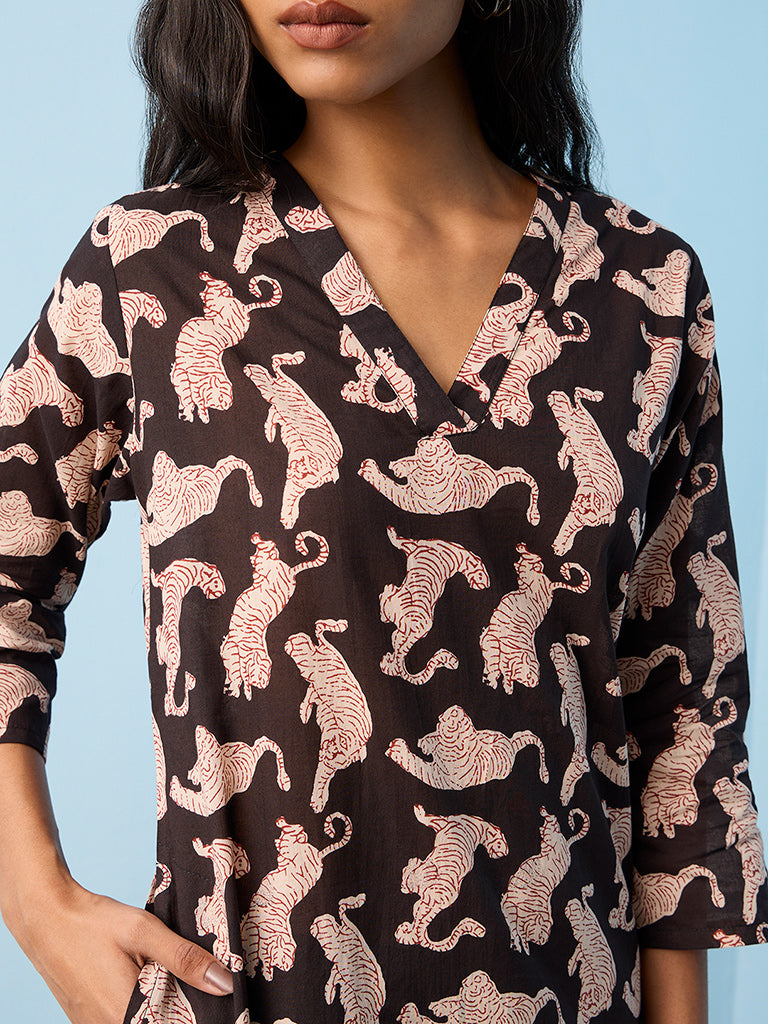 Utsa Black Animal Printed Cotton Straight Kurta