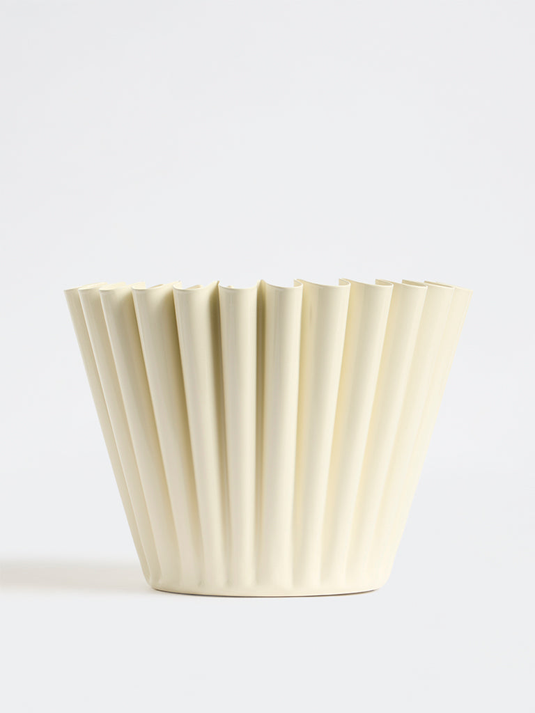 Westside Home Ivory Scalloped Metal Pot