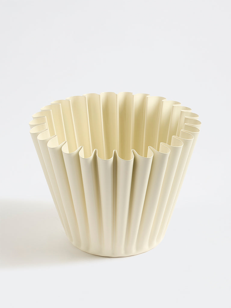 Westside Home Ivory Scalloped Metal Pot